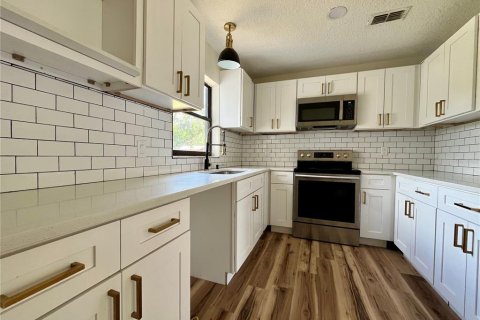 Villa ou maison à vendre à Plant City, Floride: 2 chambres, 80.27 m2 № 1848169 - photo 10