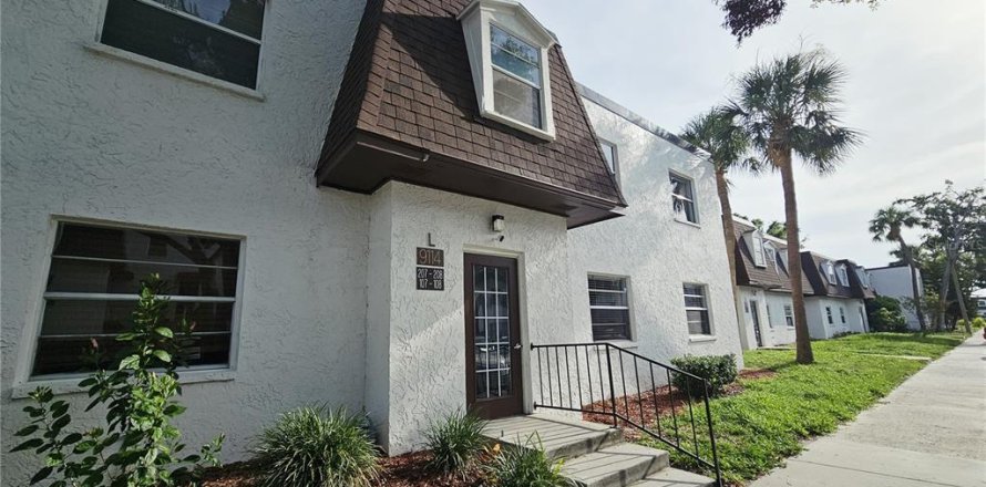 Condominio en Tampa, Florida, 2 dormitorios  № 1787952