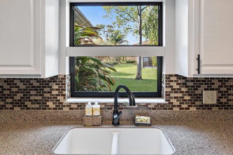 Condo in Stuart, Florida, 1 bedroom  № 2084211 - photo 17