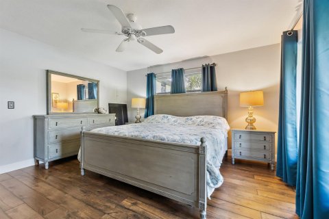 Condo in Stuart, Florida, 1 bedroom  № 2084211 - photo 23
