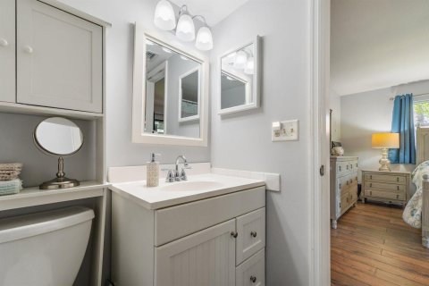 Condo in Stuart, Florida, 1 bedroom  № 2084211 - photo 25