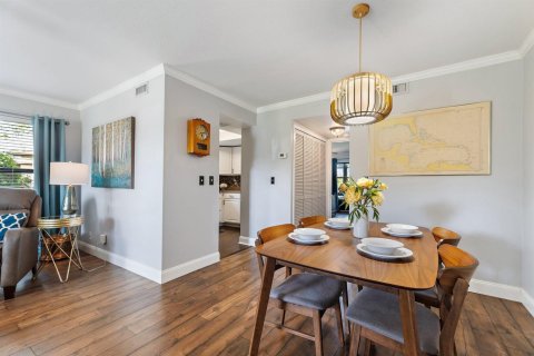 Condo in Stuart, Florida, 1 bedroom  № 2084211 - photo 12