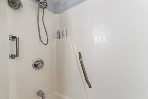 Condo in Stuart, Florida, 1 bedroom  № 2084211 - photo 26