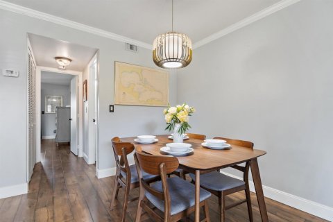 Condo in Stuart, Florida, 1 bedroom  № 2084211 - photo 11
