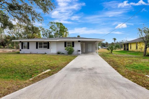 House in Palmetto, Florida 3 bedrooms, 87.7 sq.m. № 2361232