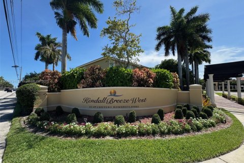 Casa en alquiler en Miami, Florida, 4 dormitorios, 212.75 m2 № 1798799 - foto 1