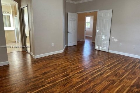 Casa en alquiler en Miami, Florida, 4 dormitorios, 212.75 m2 № 1798799 - foto 14