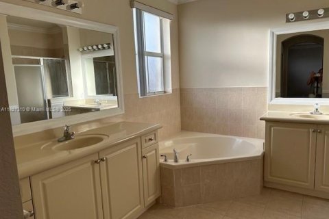 Casa en alquiler en Miami, Florida, 4 dormitorios, 212.75 m2 № 1798799 - foto 16