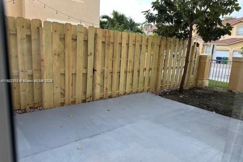 Casa en alquiler en Miami, Florida, 4 dormitorios, 212.75 m2 № 1798799 - foto 25