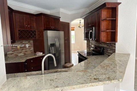 Casa en alquiler en Miami, Florida, 4 dormitorios, 212.75 m2 № 1798799 - foto 6