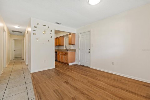 Villa ou maison à louer à Tampa, Floride: 3 chambres, 98.85 m2 № 2419583 - photo 6
