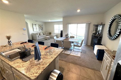 Villa ou maison à louer à Davenport, Floride: 4 chambres, 171.96 m2 № 2157672 - photo 8