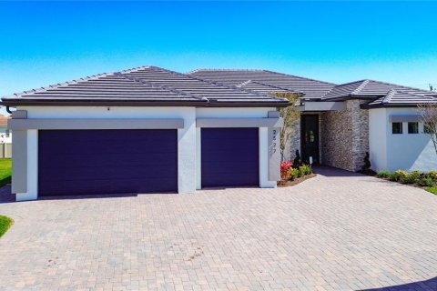 House in Cape Coral, Florida 4 bedrooms, 242.85 sq.m. № 2214784 - photo 3