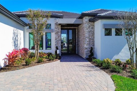 House in Cape Coral, Florida 4 bedrooms, 242.85 sq.m. № 2214784 - photo 4