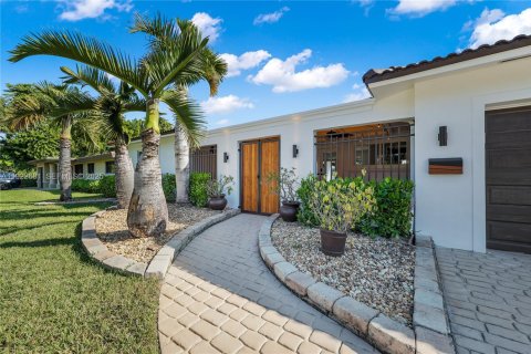 Villa ou maison à vendre à Pompano Beach, Floride: 3 chambres, 145.3 m2 № 1977173 - photo 27