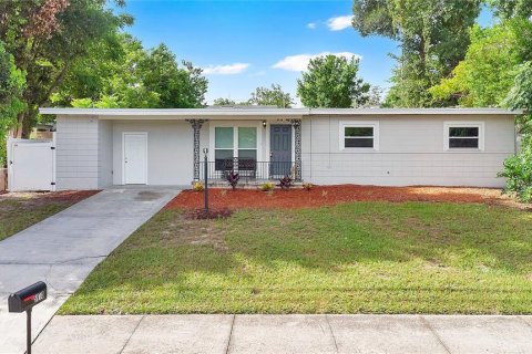 House in Orlando, Florida 3 bedrooms, 149.2 sq.m. № 2199490
