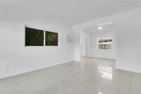 Villa ou maison à vendre à Orlando, Floride: 3 chambres, 149.2 m2 № 2199490 - photo 4
