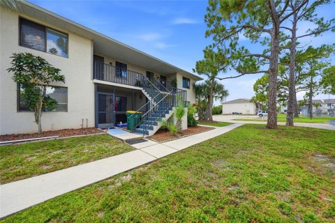 Copropriété à vendre à Port Charlotte, Floride: 2 chambres, 78.04 m2 № 2225284 - photo 15