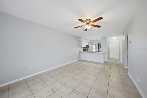 Copropriété à vendre à Port Charlotte, Floride: 2 chambres, 78.04 m2 № 2225284 - photo 27