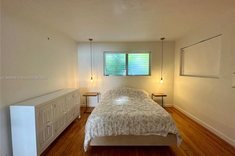 Apartment in Bay Harbor Islands, Florida 1 bedroom, 97.55 sq.m. № 1896532 - photo 10