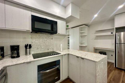 Apartment in Bay Harbor Islands, Florida 1 bedroom, 97.55 sq.m. № 1896532 - photo 8