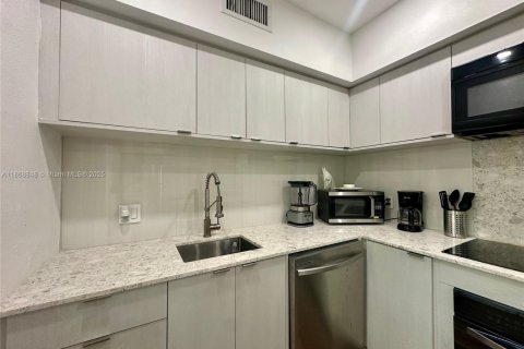 Apartment in Bay Harbor Islands, Florida 1 bedroom, 97.55 sq.m. № 1896532 - photo 6