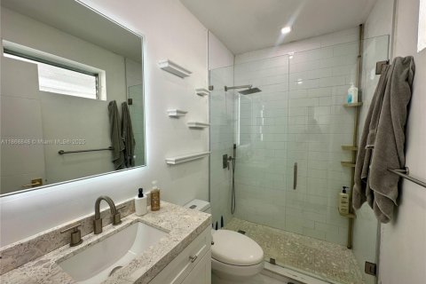 Apartment in Bay Harbor Islands, Florida 1 bedroom, 97.55 sq.m. № 1896532 - photo 12