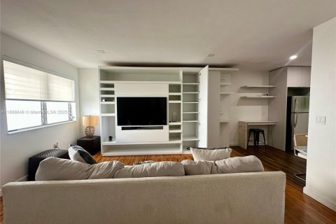 Apartment in Bay Harbor Islands, Florida 1 bedroom, 97.55 sq.m. № 1896532 - photo 4