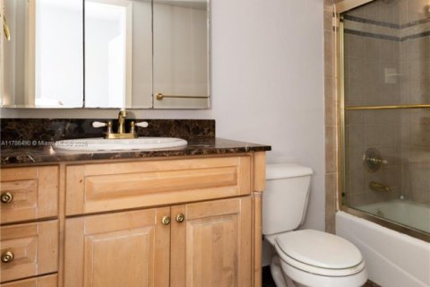 Купить кондоминиум в Авентура, Флорида 2 спальни, 117.8м2, № 1709107 - фото 11