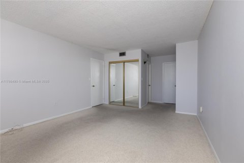 Купить кондоминиум в Авентура, Флорида 2 спальни, 117.8м2, № 1709107 - фото 19