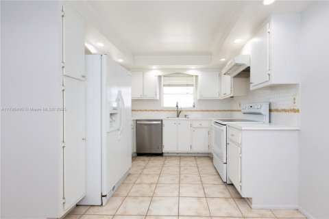 Купить кондоминиум в Авентура, Флорида 2 спальни, 117.8м2, № 1709107 - фото 6