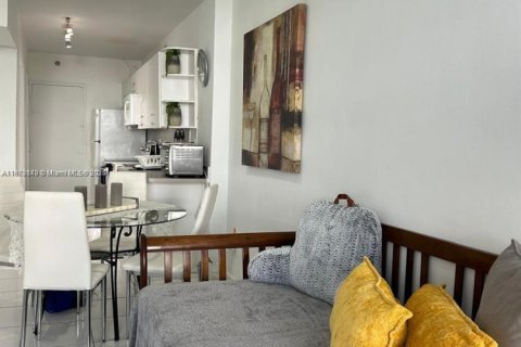 Studio à Condo à Miami Beach, Floride  № 2016334