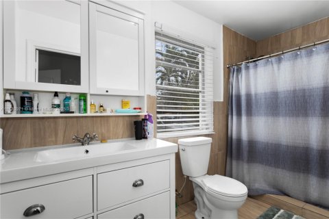House in Miami, Florida 4 bedrooms, 182 sq.m. № 1868732 - photo 8