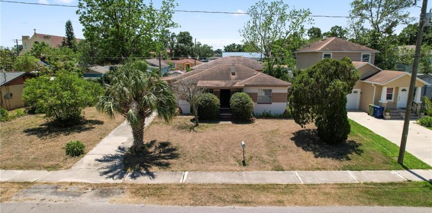 House in Tampa, Florida 3 bedrooms, 120.59 sq.m. № 1662762