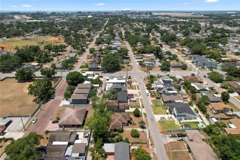 House in Tampa, Florida 3 bedrooms, 120.59 sq.m. № 1662762 - photo 4