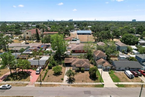 House in Tampa, Florida 3 bedrooms, 120.59 sq.m. № 1662762 - photo 9