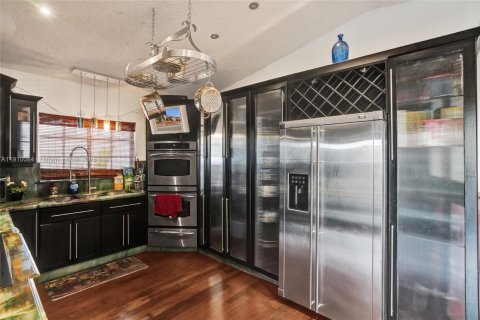 Villa ou maison à vendre à Hialeah, Floride: 3 chambres, 185.8 m2 № 1966651 - photo 22