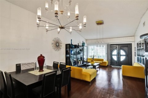 Villa ou maison à vendre à Hialeah, Floride: 3 chambres, 185.8 m2 № 1966651 - photo 19
