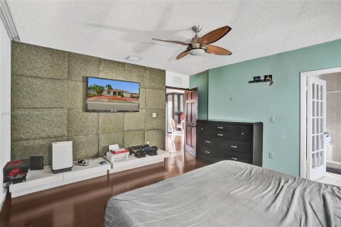 Villa ou maison à vendre à Hialeah, Floride: 3 chambres, 185.8 m2 № 1966651 - photo 27