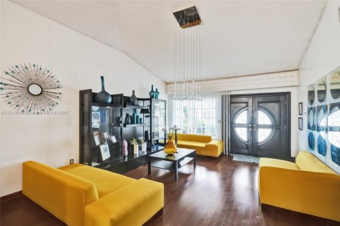 Villa ou maison à vendre à Hialeah, Floride: 3 chambres, 185.8 m2 № 1966651 - photo 11