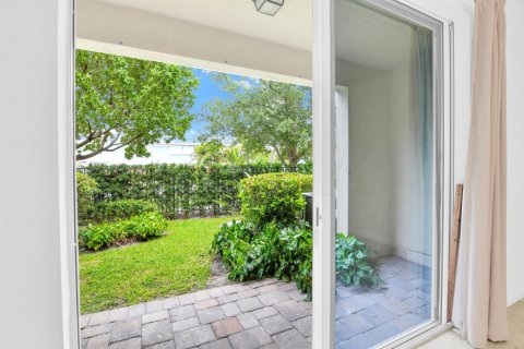 Touwnhouse à louer à Deerfield Beach, Floride: 3 chambres, 146.04 m2 № 2078579 - photo 12