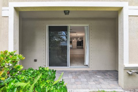 Touwnhouse à louer à Deerfield Beach, Floride: 3 chambres, 146.04 m2 № 2078579 - photo 14