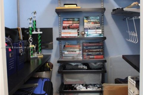 Снять в аренду таунхаус в Майами, Флорида 3 спальни, 151.43м2, № 1963188 - фото 16