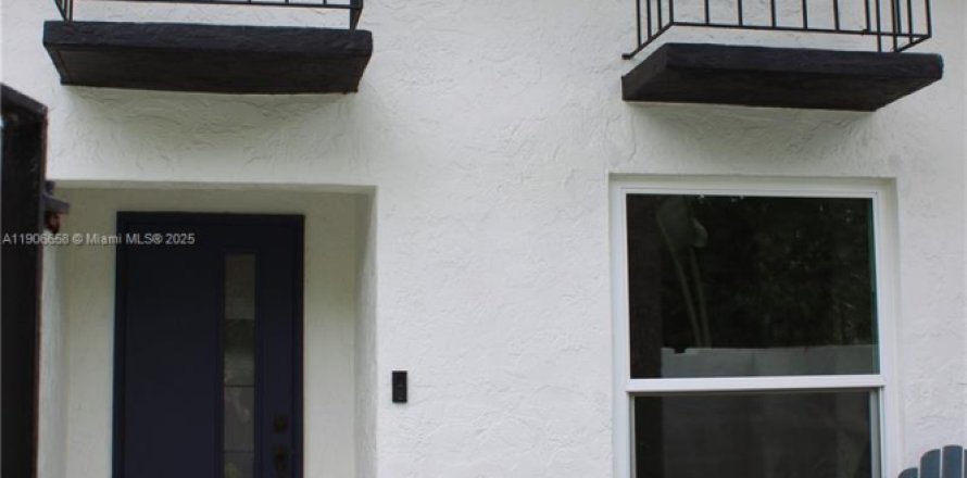 Таунхаус в Майами, Флорида 3 спальни, 151.43м2 № 1963188