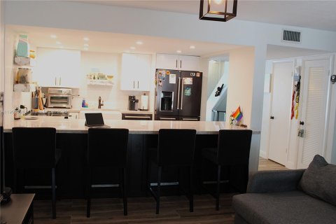 Снять в аренду таунхаус в Майами, Флорида 3 спальни, 151.43м2, № 1963188 - фото 7