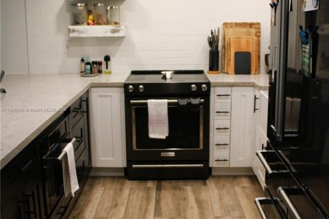 Снять в аренду таунхаус в Майами, Флорида 3 спальни, 151.43м2, № 1963188 - фото 6