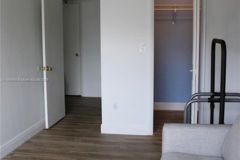 Снять в аренду таунхаус в Майами, Флорида 3 спальни, 151.43м2, № 1963188 - фото 12