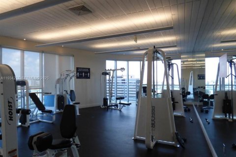 Condominio en alquiler en Miami, Florida, 2 dormitorios, 120.77 m2 № 1992896 - foto 18