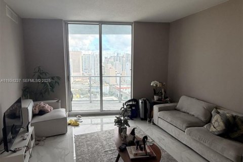 Condominio en alquiler en Miami, Florida, 2 dormitorios, 120.77 m2 № 1992896 - foto 6