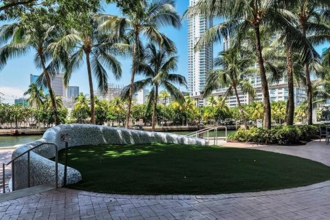 Condominio en alquiler en Miami, Florida, 2 dormitorios, 120.77 m2 № 1992896 - foto 16
